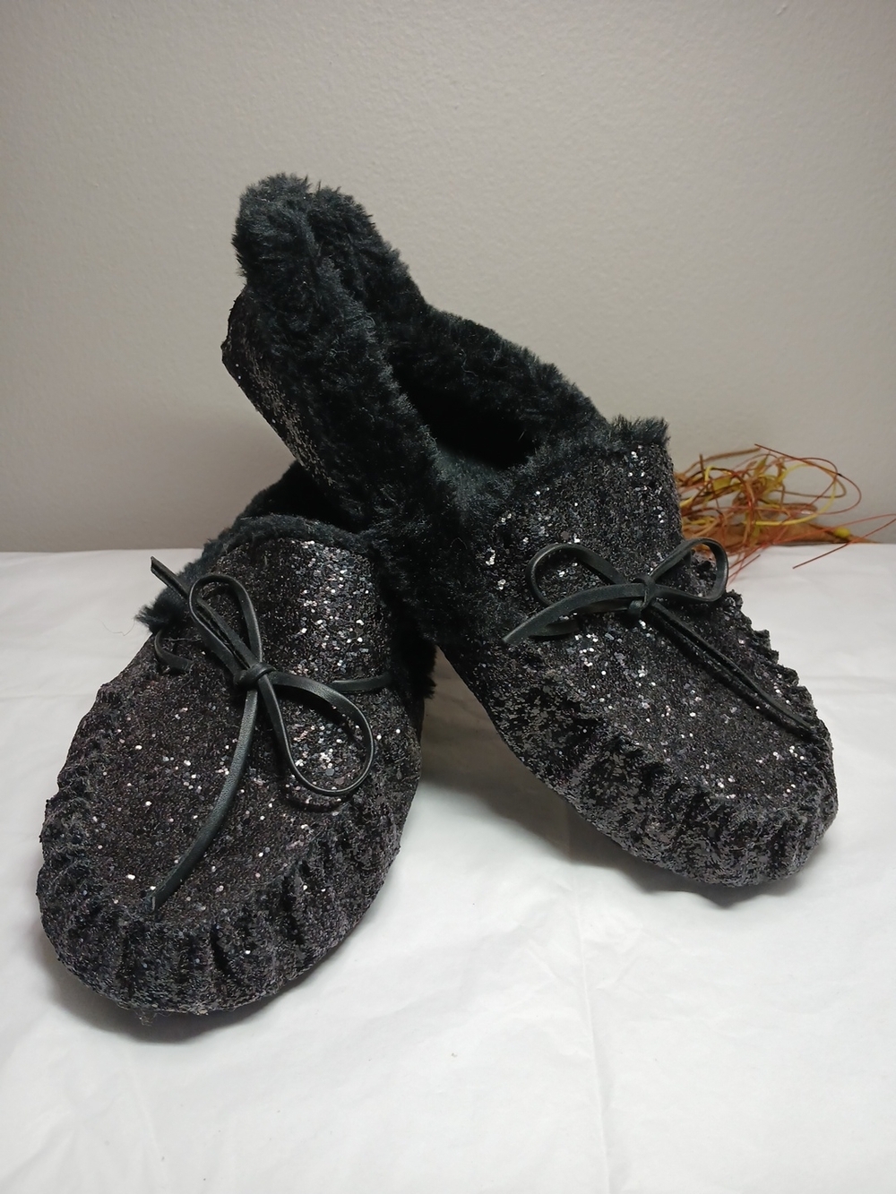torrid Black Glitter Faux-Fur Moccasin Slippers Womens Sz 10W